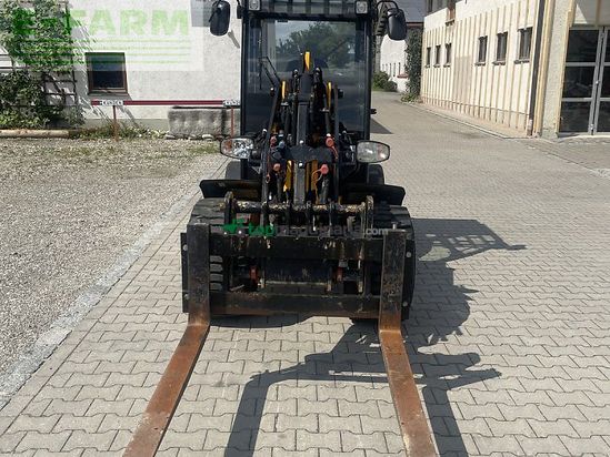 Minicargadora - JCB - 403 smart power