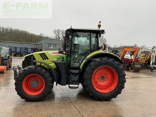 Tractor agrícola - Claas - arion 650 tractor (st25369)