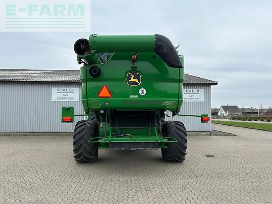 Cosechadora de Cereal - John Deere - s685i