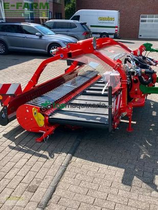 Rastrillo - Kuhn - merge maxx 442f bandschwader