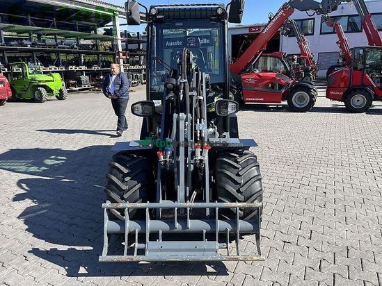 Minicargadora - Giant - 2700 hd+ mit kabine euro  heckhydraulik kat 2