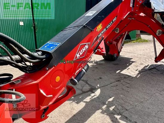 Rastrillo - Kuhn - merge maxx 950 - bandschwader