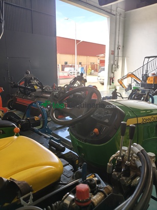 Tractor agrícola - John Deere - 3038E