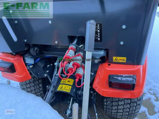 Tractor agrícola - Kubota - bx 261 cab m. schild+streuer