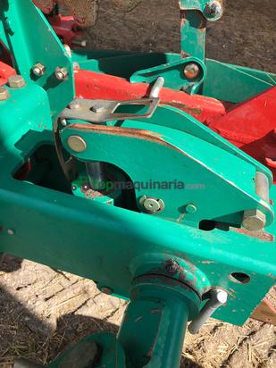 Arado/ VERTEDERA KVERNELAND EG 100-300, 5 CUERPOS