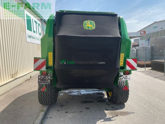 Empacadora gigant - John Deere - V451R