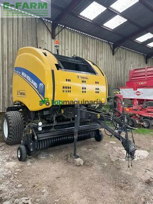 Empacadora gigant - New Holland - roll belt 180 super feed
