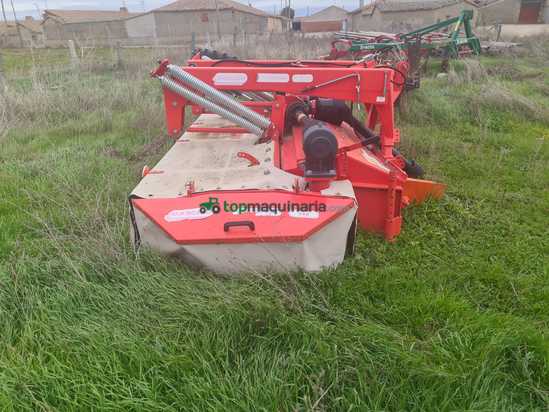 Equipo de siega;  Segadora frontal Maschio y trasera Krone 