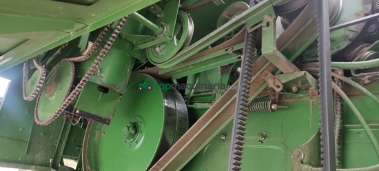 Cosechadora de Cereal - John Deere - 1055