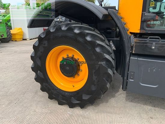 Tractor agrícola - JCB - 4220 fastrac tractor (st24326)