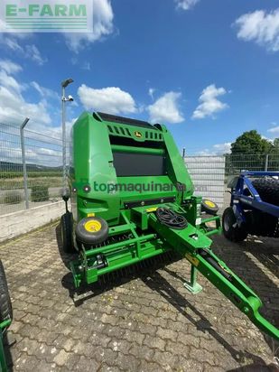 Empacadora gigant - John Deere - v451g