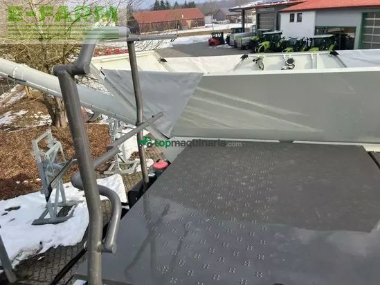 Cosechadora de Cereal - Claas - trion 740 tt mit v 770