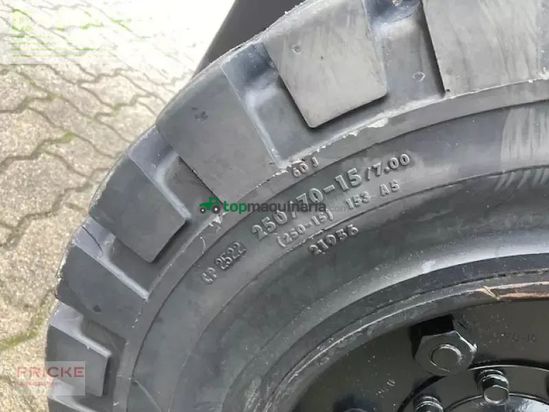 Elevadora - Toyota - 02-8fgjf35