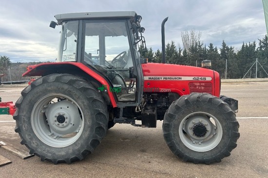 TRACTOR MASSEY FERGUSON 4245 (Particular)