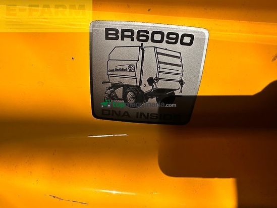 Empacadora gigant - New Holland - br 6090 / roll-bar 125