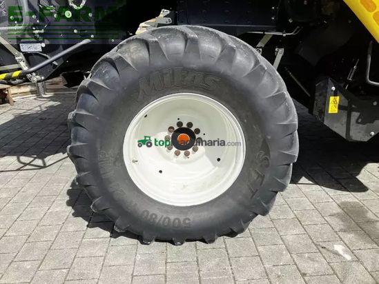 Cosechadora de Cereal - New Holland - cr 8.90