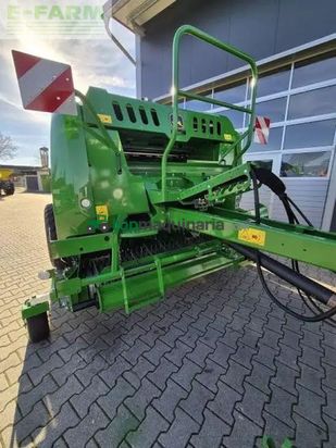 Empacadora gigant - John Deere - f441 m