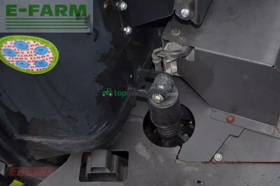 Esparcidor - Claas - xerion 4200 saddle trac bauer