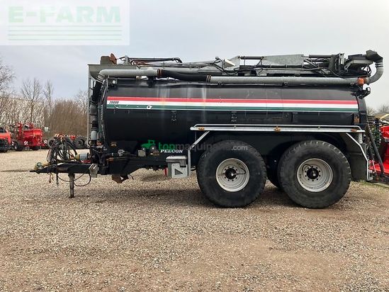 Cuba de purin - Peecon - eur-200 mit turbokranarm (kaweco)