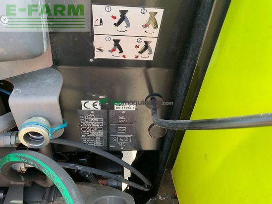 Tractor agrícola - Claas - 320 axos tractor (st27314)