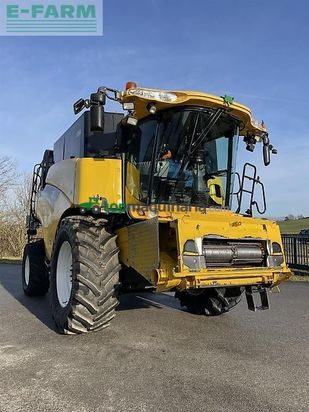 Cosechadora de Cereal - New Holland - cr 9080, 2150 trommelstunden