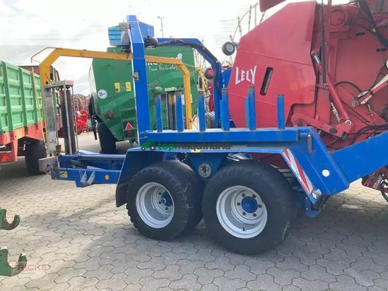 Empacadora gigant - Welger - rp 235 mit göweil wickler