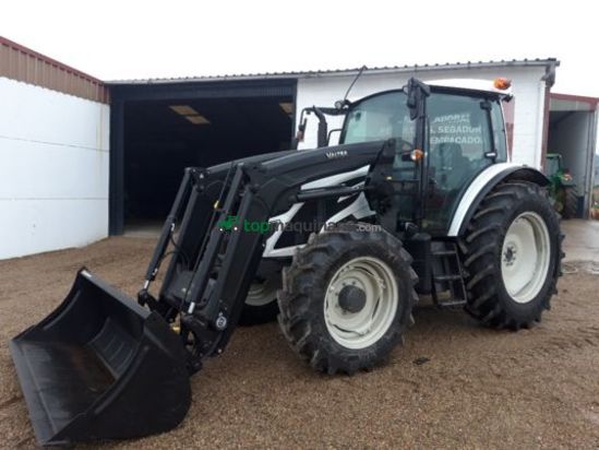 Tractor agrícola - Valtra - A114 con Pala