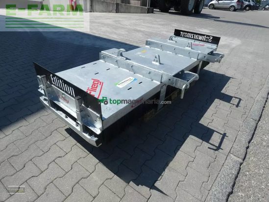 Riego -  - fliegl agrocenter kehrbesen löwe 250