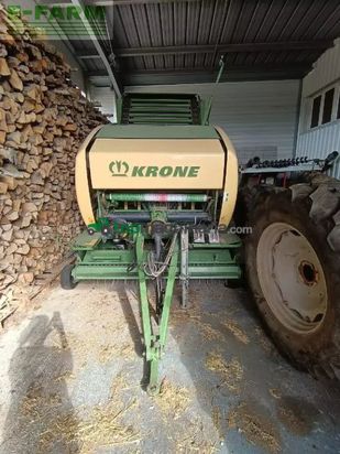 Empacadora gigant - Krone - comprima f155