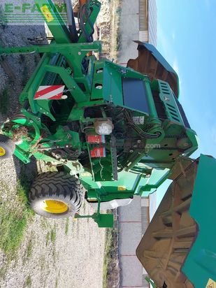 Empacadora gigant - John Deere - v 451 m
