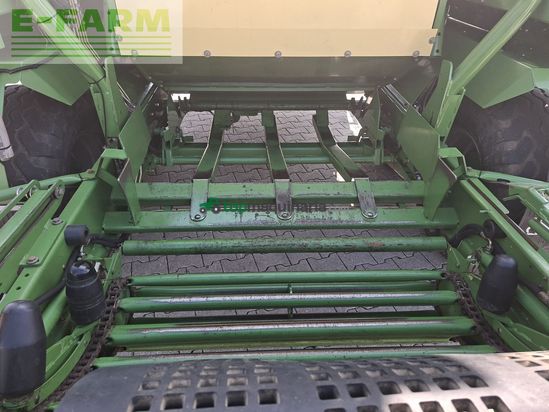 Empacadora gigant - Krone - cf 155 xc mit 26 messer und ballenaufsteller