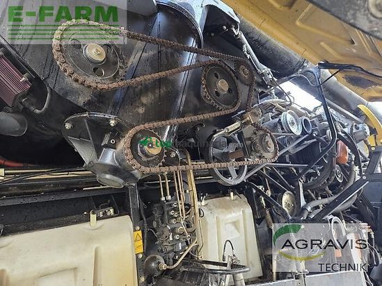 Cosechadora de Cereal - New Holland - cr 9090 scr