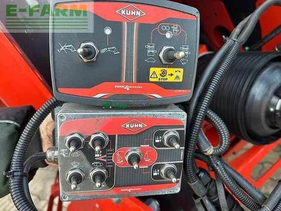 Remolqu esparcidor - Kuhn - profile 30.2 cl