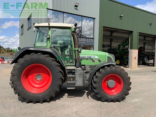Tractor agrícola - Fendt - 716 tractor (st25458)