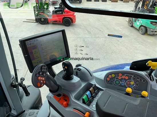 Tractor agrícola - New Holland - t7.225 blue power tractor (st26639)