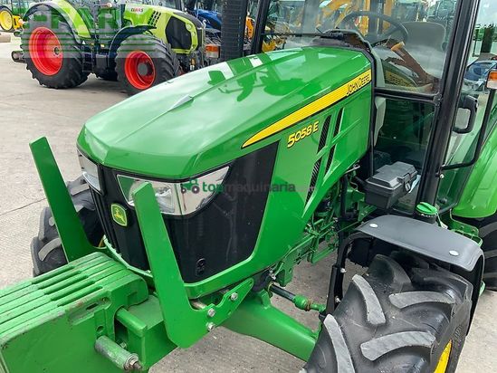Tractor agrícola - John Deere - 5058e tractor (st26617)