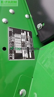 Empacadora gigant - John Deere - V451M