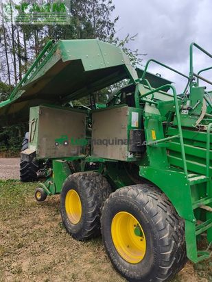 Empacadora gigant - John Deere - 1424c