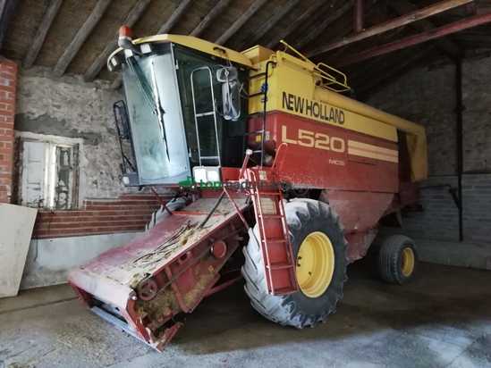 Cosechadora de Cereal - New Holland - L520 MCS