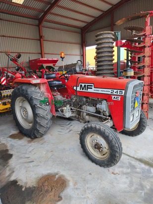 Tractor agrícola - Massey Ferguson - 245
