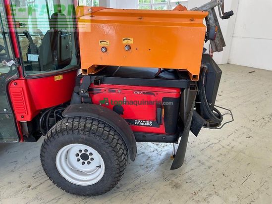 Tractor agrícola -  - sp 4400 inkl. schild mit pflug und streuer