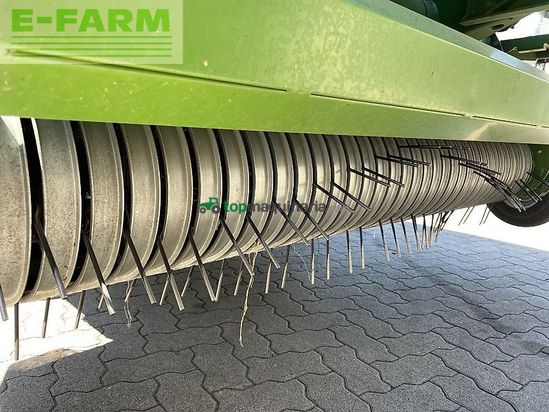 Empacadora gigant - Krone - comprima v 150 xc
