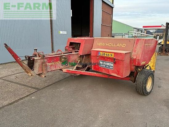 Empacadora gigant - New Holland - super hayliner a286 kleine pakkenpers