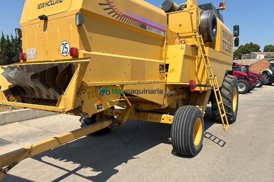 Cosechadora de Cereal - New Holland - TC 56