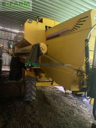 Cosechadora de Cereal - New Holland - tx 68 plus