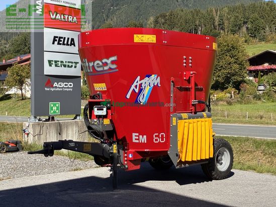 Remolqu esparcidor -  - sitrex futtermischwagen em 60