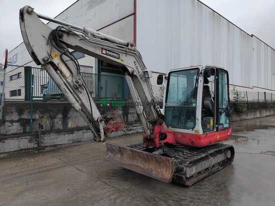 Miniexcavadora TAKEUCHI TB250