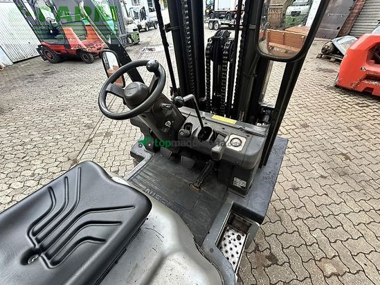 Elevadora - Nissan - yg1d2a300 - dieselstapler mit triplexmast