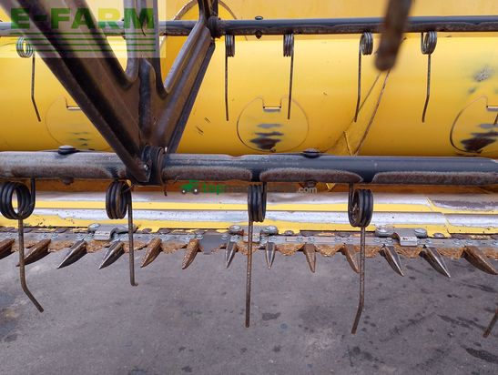 Cosechadora de Cereal - New Holland - CR980