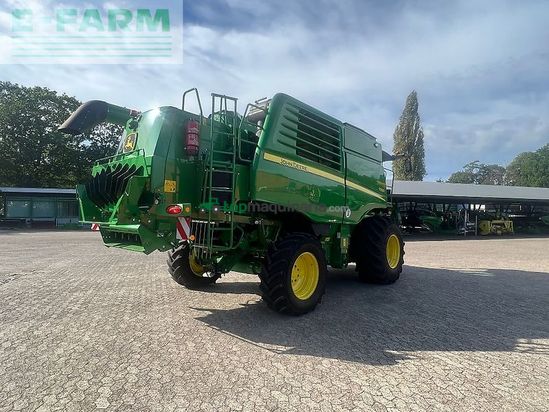 Cosechadora de Cereal - John Deere - t560